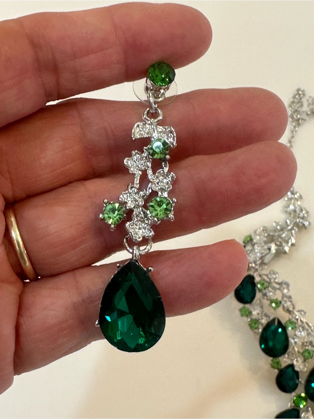 Elegant 3 Piece Emerald Green & Rhinestone Statement Jewelry Set - Picture 8 of 13